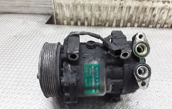 Ford Focus C-MAX Air conditioning (A/C) compressor (pump) 3M5H19D629GC