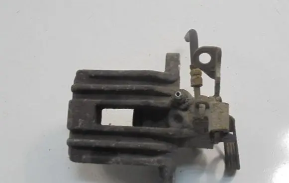 Skoda Superb B5 (3U) Rear brake caliper