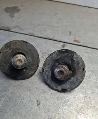 Volkswagen Multivan T4 Nuts/bolts 703883297
