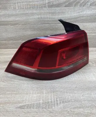 Volkswagen PASSAT B7 Rear/tail lights 3AE945095F 3AE945257