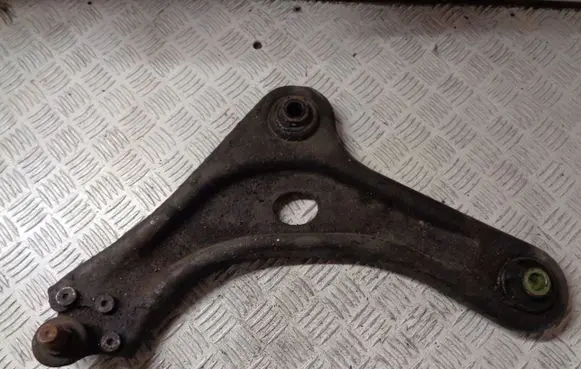 Citroen C4 Cactus Front lower control arm/wishbone