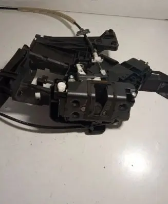 Ford Focus C-MAX Rear door lock 2400000