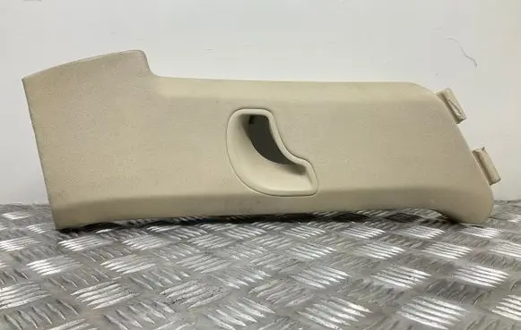 Volkswagen Touareg II (C) pillar trim 7P0867823