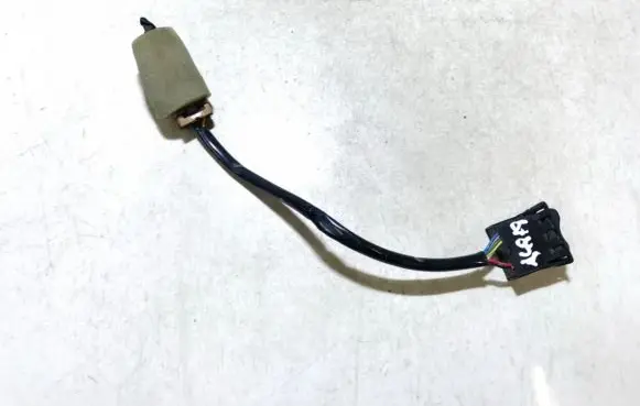 Nissan X-Trail T30 Seat heating switch