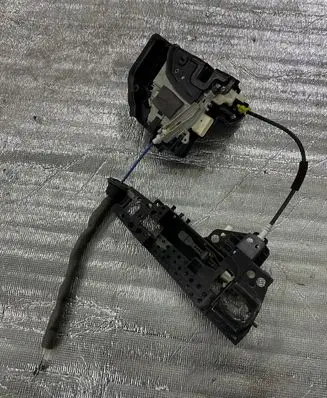 Audi A8 S8 D4 4H Rear door lock 4H0837206B