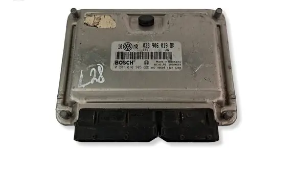 Volkswagen PASSAT B5 Engine control unit/module 038906019BK 0281010305