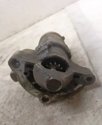 Citroen Xantia Starter motor M000T82081