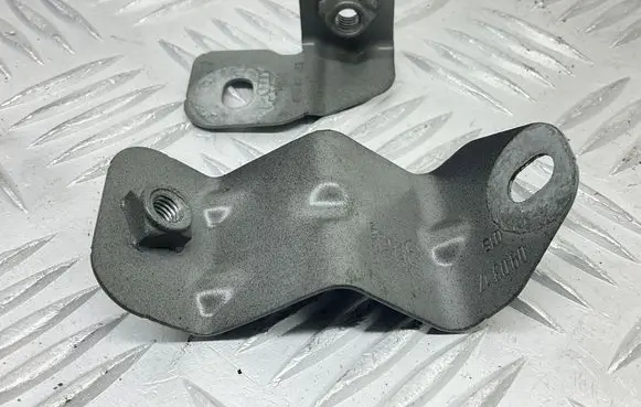 Audi A4 S4 B9 Fender mounting bracket 8W0821471 8W0821469