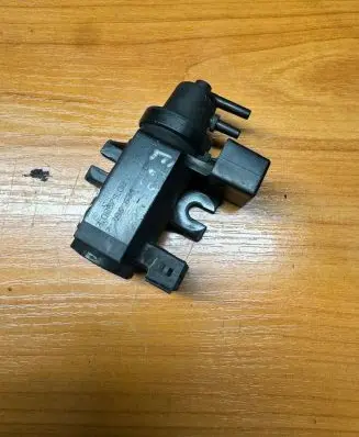 BMW 5 E60 E61 Turbo solenoid valve 7796631 70057900