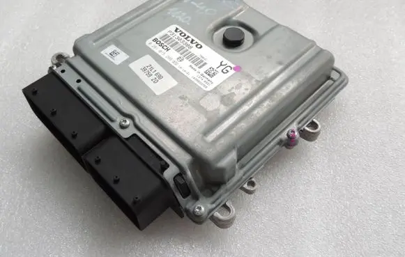 Volvo V60 Engine control unit/module 31303388 36001123