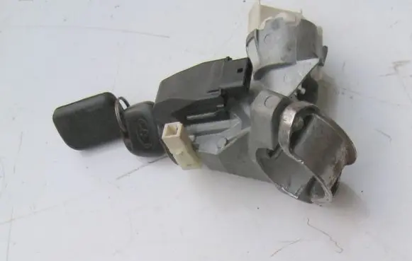 Toyota Yaris Ignition lock 450200D030