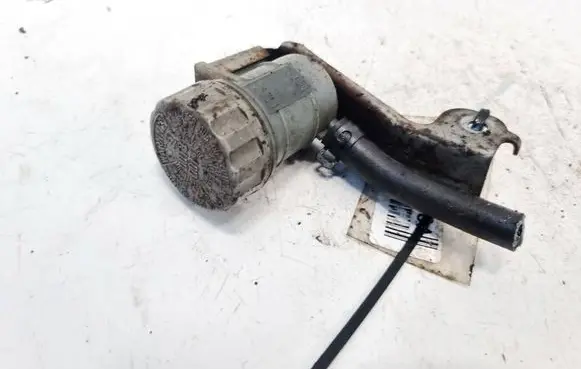 Brake fluid reservoir