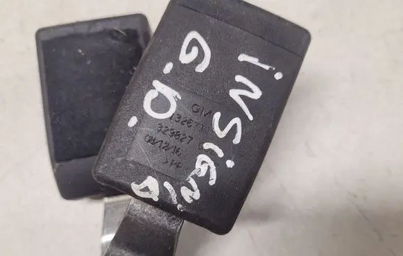 Opel Insignia A Middle seatbelt buckle (rear) 13267110 329827