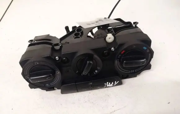 Skoda Octavia Mk2 (1Z) Climate control unit