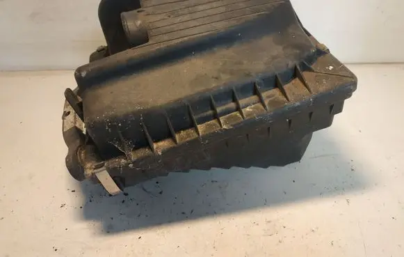 Opel Zafira A Air filter box F531002K