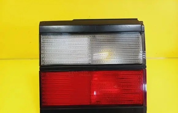 Volkswagen PASSAT B3 Tailgate rear/tail lights 333945107