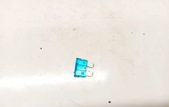 Volkswagen PASSAT B6 Fuse 