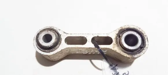 Nissan Almera Tino Engine mount bracket