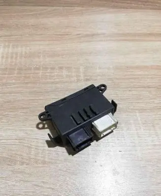 BMW 3 E46 Wing mirror control module 6916054 05021815