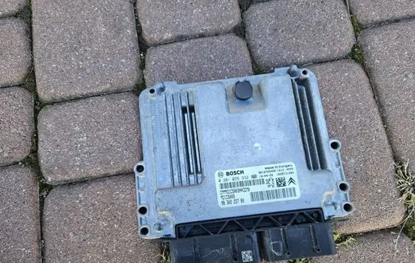 Opel Crossland X Engine control unit/module 9830225780