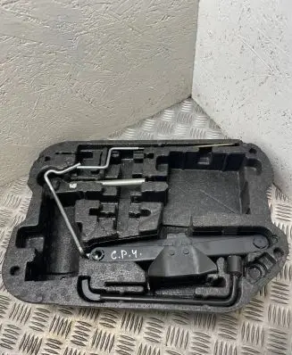 Citroen C4 I Picasso Tool set 9681017280