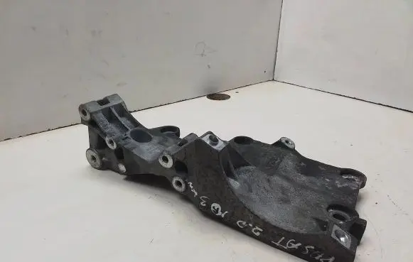 Volkswagen PASSAT B6 Engine mounting bracket 03G903143A ASH12C