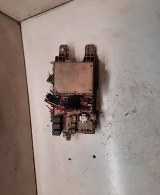 Toyota Corolla Verso E121 Fuse box set PPT25