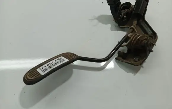 Toyota Avensis Verso Accelerator throttle pedal