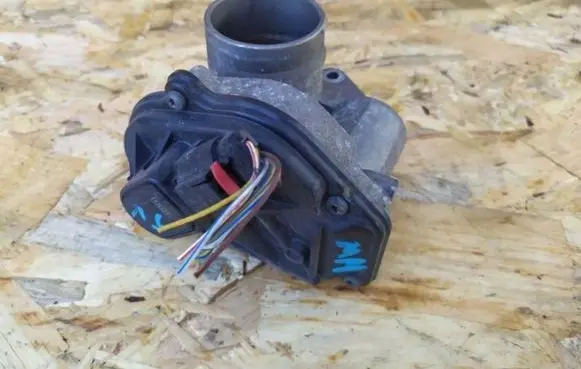 Ford Focus Throttle valve