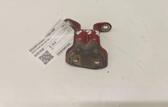 Nissan Terrano Rear door lower hinge 821011F230