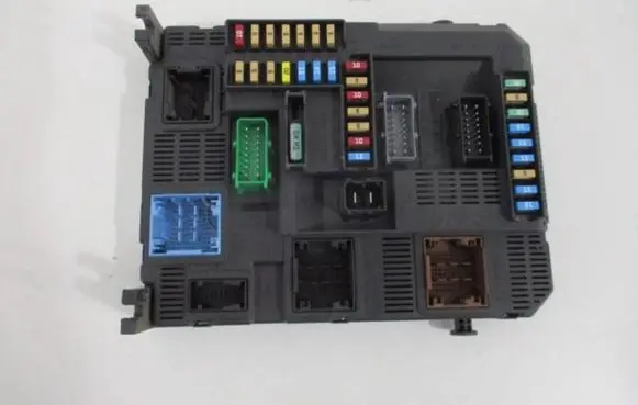 Citroen C4 Cactus Comfort/convenience module 9819849680