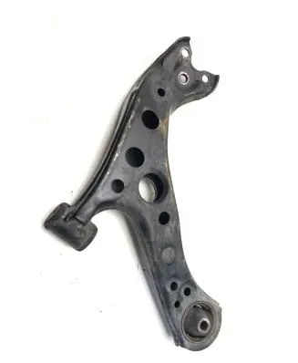 Toyota Prius (XW50) Front lower control arm/wishbone