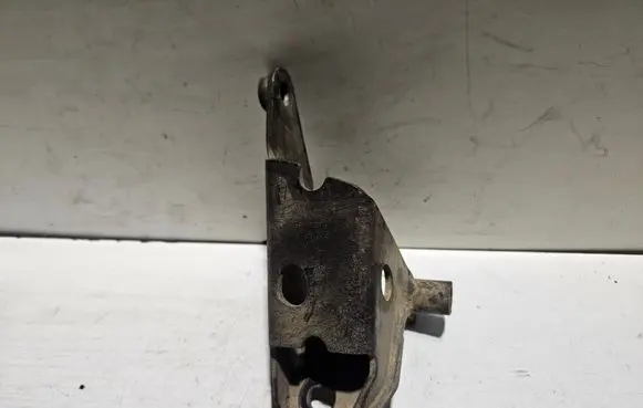 Volkswagen Golf III Engine mounting bracket 1H0199273 1H0199273E