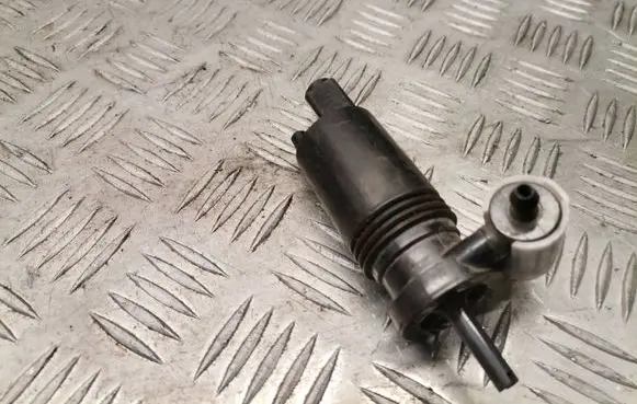 Mercedes-Benz ML W164 Windscreen/windshield washer pump 1006671