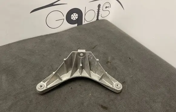 BMW X5 F15 Engine mounting bracket 7328324 10060411