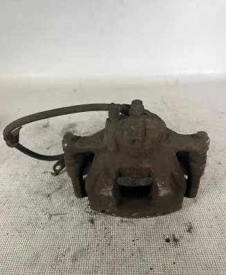 Toyota Auris E180 Front brake caliper