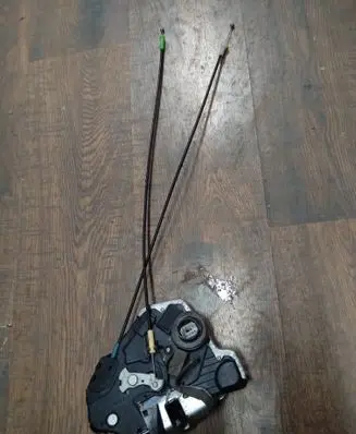 Toyota Verso Front door lock