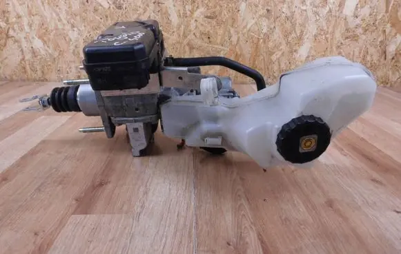 Toyota C-HR I Master brake cylinder 4721010380