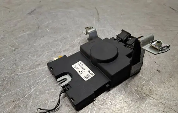 Audi A3 S3 8P Aerial antenna amplifier 8P0035225