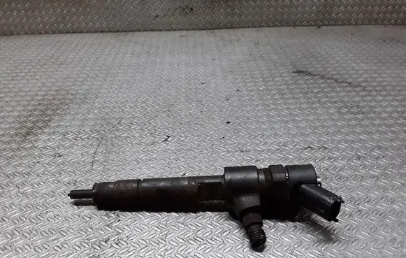 Opel Zafira B Fuel injector 0445110276