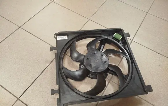 Electric radiator cooling fan
