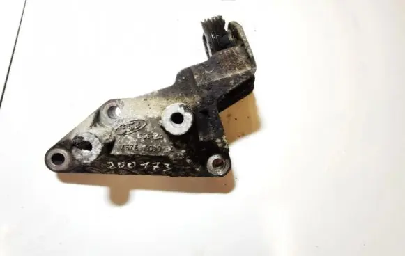 Ford Mondeo Mk III Engine mounting bracket XS7E10039BA