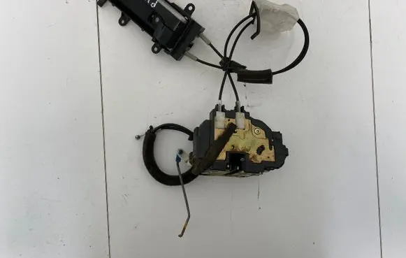 Nissan Murano Z50 Front door lock