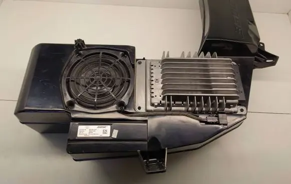Audi A4 S4 B7 8E 8H Subwoofer speaker 8E9035382C 280351001 355085