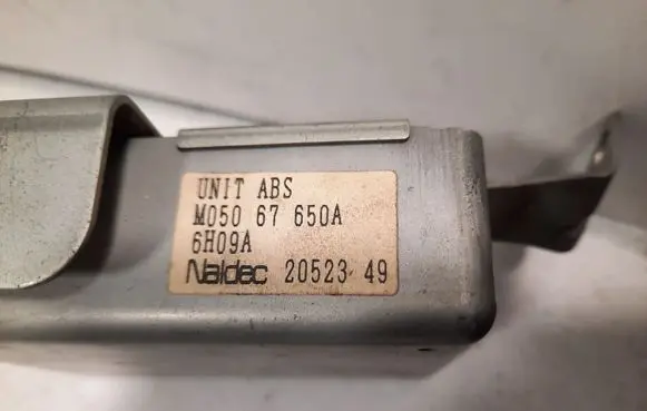 Mazda Xedos 6 ABS control unit/module 2052349 M05067650A