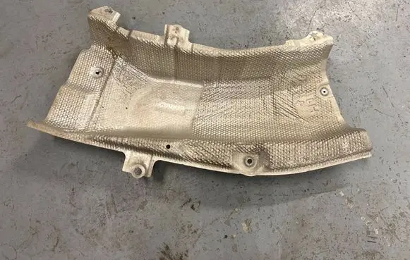 Toyota RAV 4 (XA50) Exhaust heat shield 