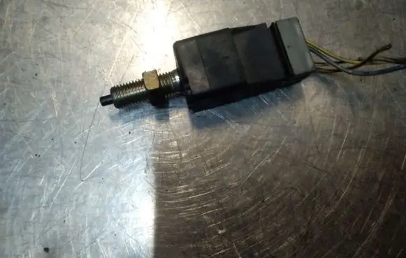 Subaru Legacy Brake pedal sensor switch