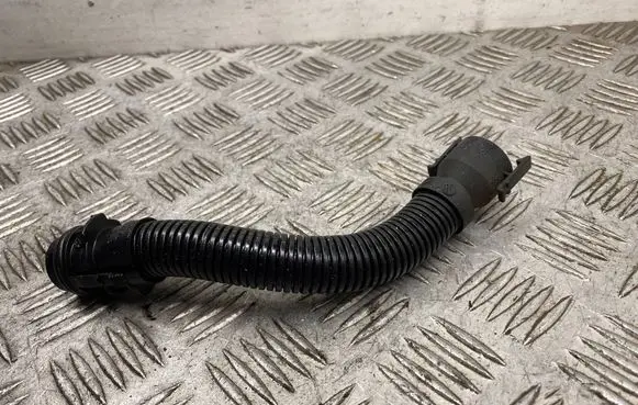 BMW 5 F10 F11 Breather hose/pipe 