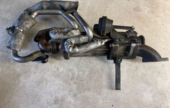 Volkswagen Phaeton EGR valve cooler 07Z131512K 004725
