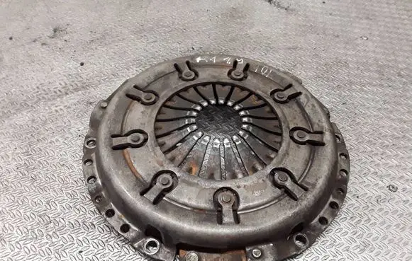 Volkswagen PASSAT B5 Pressure plate 123042810